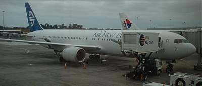 Air New Zealand 767 at AKL Jan 2004