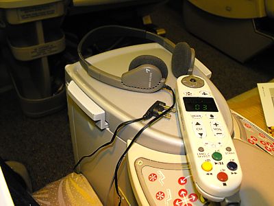 Boeing 777 AVOD IFE controller and headphones March 2009