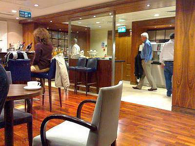 LHR T4 First Lounge Nov 2006