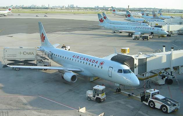 Air Canada CRJ at Toronto July 2007