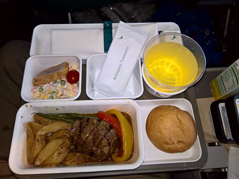 Cathay Pacific Premium Economy inflight meal HKG-LHR Dec 2019