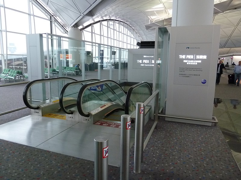 Cathay Pacific Hong Kong The Pier lounge entrance Jan 2011