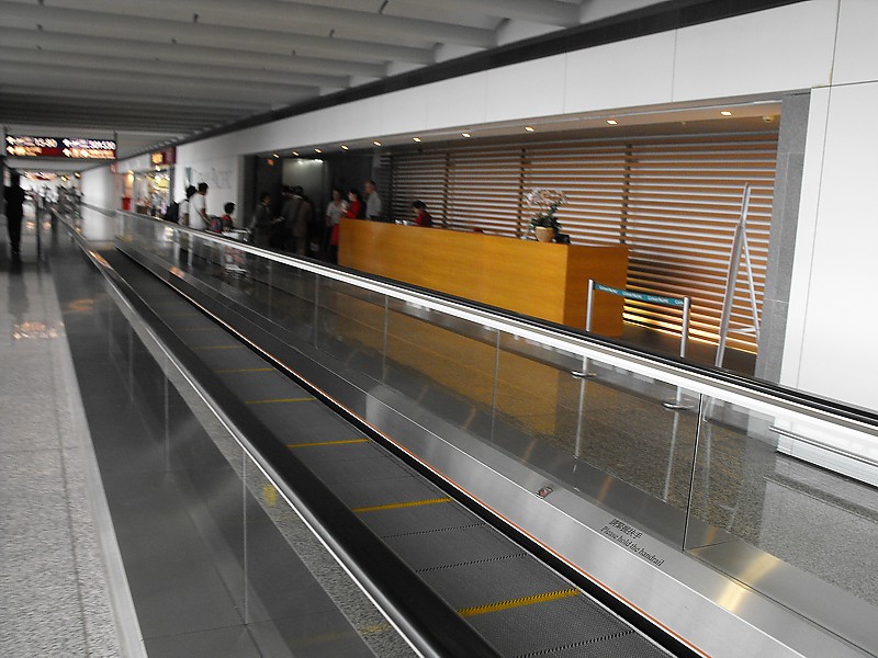 Cathay Pacific Hong Kong The Wing lounge entrance Jan 2011