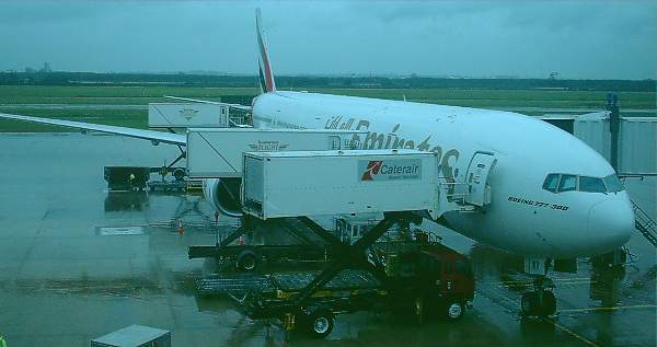 Emirates Boeing 777 in a tropical storm at Brisbane Jan 2004