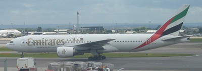 Emirates 777 at Sydney April 2007