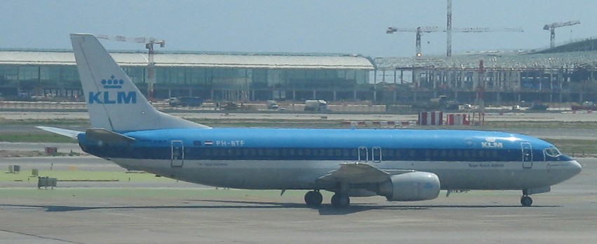 KLM 737-400 at BCN Aug 2007