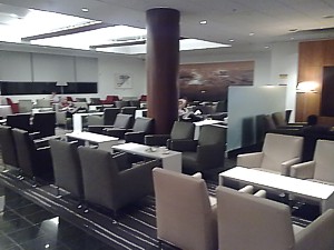 Auckland LAN Airlines business class lounge - Qantas Lounge