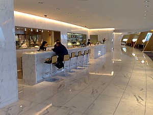 Sydney LAN Airlines business class lounge - Qantas Lounge