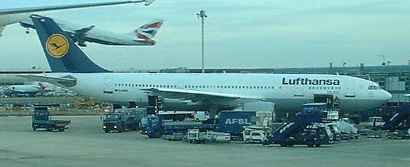 A320 at London Heathrow June 2004