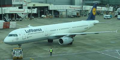 Lufthansa A321 at LHR Jan 2005