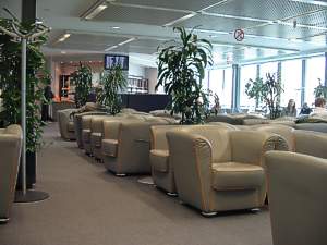 London LHR business lounge Dec 2004
