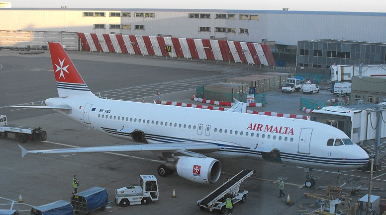 Air Malta Airbus A320 LHR May 2009