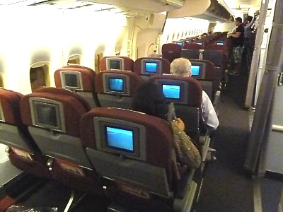 Qantas economy class seat Boeing 747 June 2011