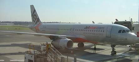 Jetstar A320 at Sydney April 2007