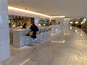 Qantas Sydney International First Class lounge Jan 2008