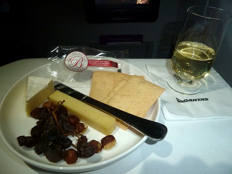 Qantas Inflight Meal Business Class SYD PER Jul 2015