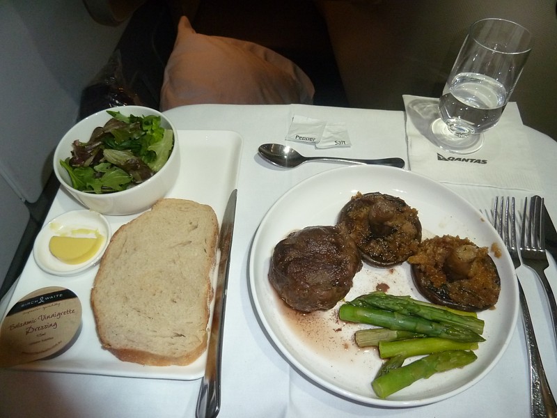 Qantas Inflight Meal Business Class SYD PER Jul 2015