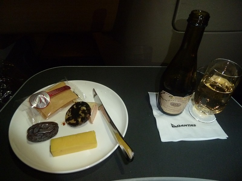 Qantas Inflight Meal Business Class SYD PER Jul 2015