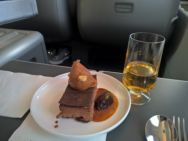 Qantas Inflight Meal Business Class DXB LHR Dec 17