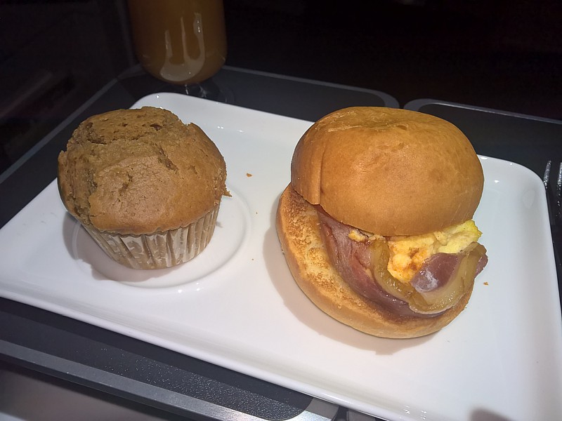 Qantas Inflight Meal Premium Economy HKG-SYD Dec 17