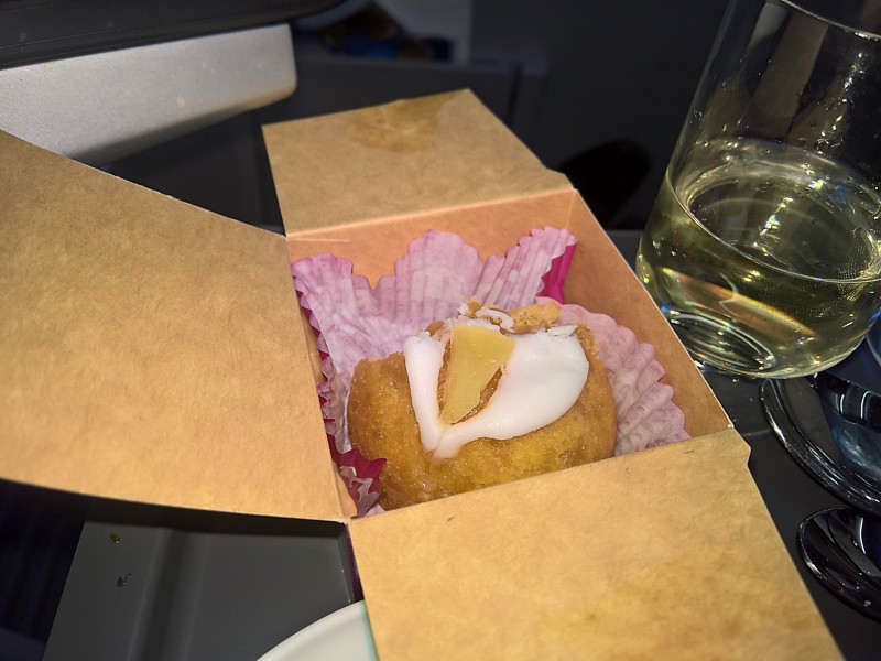 Qantas Inflight Meal Business Class SYD BNE June 17