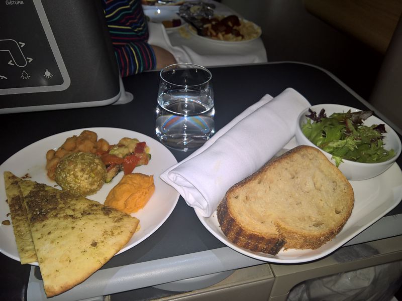 Qantas inflight meal Business Class SYD - HKG Dec 2018