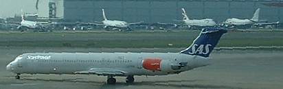 London LHR MD90 about to taxi April 2003