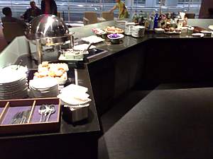 Thai Airways Bangkok Business Class Royal Silk lounge Nov 2007