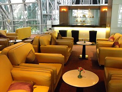 Thai Airways Bangkok Business Class lounge Concourse D Piano Bar July 2010
