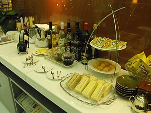 Thai Airways Hong Kong Royal Silk Business Class lounge July 2010