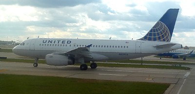 United Airbus 319 at Chicago June 2011