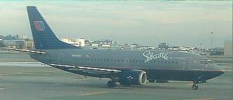 United 737 at San Francisco Dec 2003