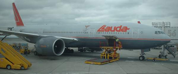 B777 at Vienna before flight to Melbourne Oct 2004