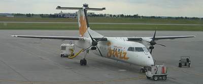 Ottawa Dash8-300 June 2007