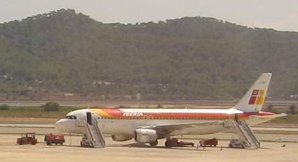 Iberia A320 at Ibiza Aug 2006