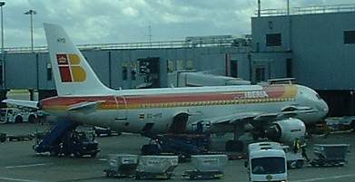 Iberia A320 at LHR Sept 2004