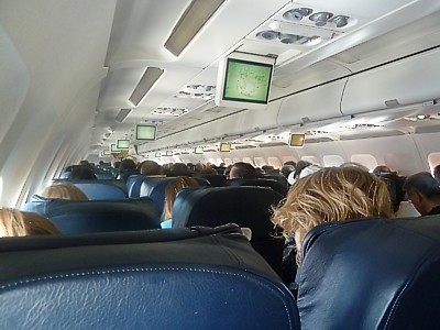 United Airlines overhead TV screens on domestic United June 2011